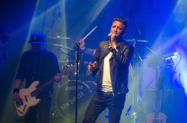 Schon bald bekommen die Fans neue Lieder des Berliners zu hören. Ben Zucker sprach mit SchlagerPlanet über neue Songs und die Tourfortsetzung.