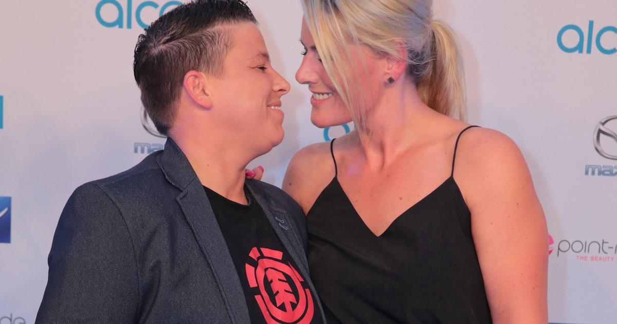 Kerstin Ott Süßer Liebesbeweis von ihrer Frau Kerstin Ott Süßer Liebesbeweis von ihrer Frau