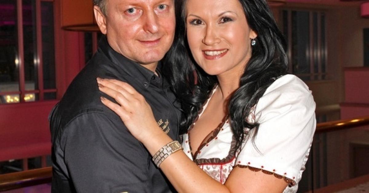 Antonia Aus Tirol Und Freund Peter