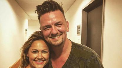 Helene Fischer und Ben Zucker hinter den Kulissen von „Das große Schlagerfest“.