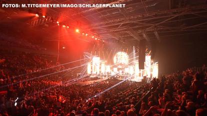 Das Gerry-Weber-Stadion war bis auf den letzten Platz besetzt. die Halle fasst 11.500 Menschen.