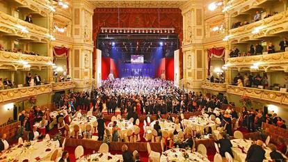 Der Semperopernball 2019 wird von Roland Kaiser und Sylvie Meis moderiert.