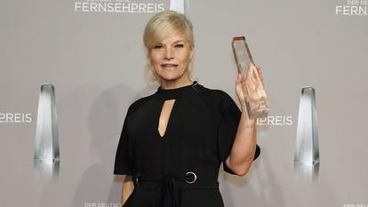 Ina Müller mit den Deutschen Fernsehpreis 2019 in Düsseldorf. 