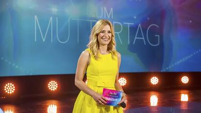 Stefanie Hertel präsentiert auch 2019 ihre „Große Show zum Muttertag“.