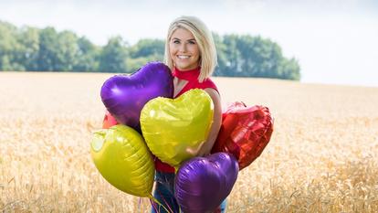 Beatrice Egli sorgt für Herzklopfen in der ersten Folge von „Schlager sucht Liebe“. 