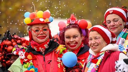 Der Karneval in Köln und anderen Städten ist eröffnet. 