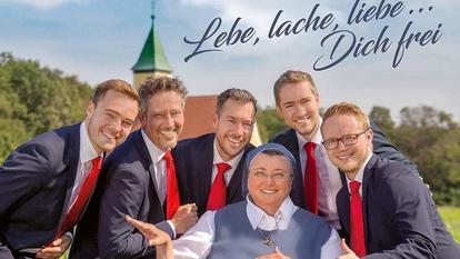 Schwester Teresa Zukic (unten) und die Stimmen der Berge. 