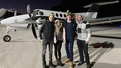 Privat-Jet für Axel Fischer, Mia Julia und Mickie Krause