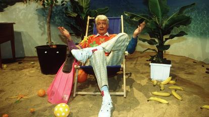 Rudi Carrell 1994 in den Kulissen seiner „Urlaubs-Show“ für RTL.