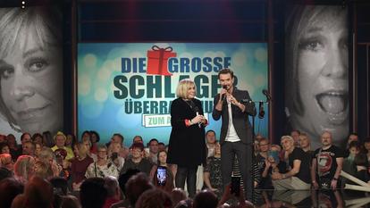 Florian Silbereisen überrascht Mary Roos im MDR.