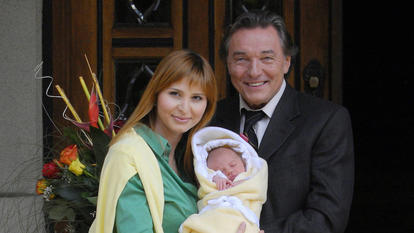 Karel Gott mit seiner Frau Ivana Machackova und ihrer Tochter Charllote 2006. 