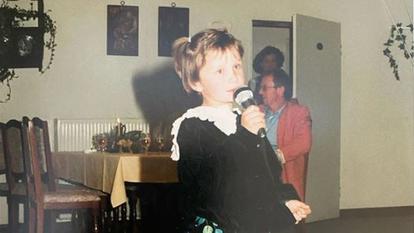 Anna-Maria Zimmermann zeigt ihren Fans ein süßes Kinderfoto.