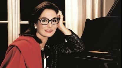 Nana Mouskouri