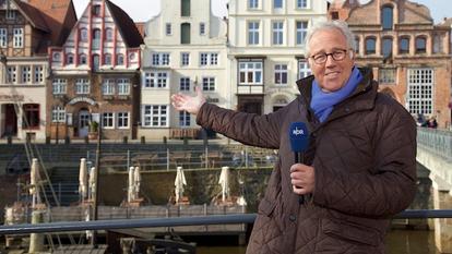 Moderator Lutz Ackermann im idyllischen Lüneburg.