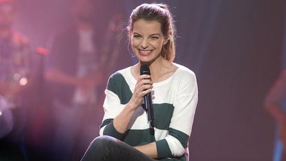 Yvonne Catterfeld auf der Showbühne bei „Verstehen Sie Spaß?“.