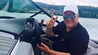 DJ Ötzi genoss den Sonntag mit einer Bootstour am Wörthersee.