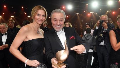 Karel Gott mit seiner Frau Ivana bei der „Goldenen Henne 2017“.