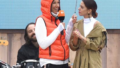 Andrea Kiewel und Vanessa Mai in der „Drei-Länder-Show“.