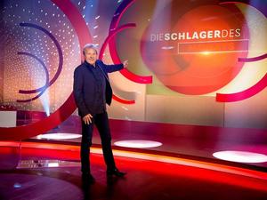 Bernhard Brink präsentiert „Die Schlager des Monats“.