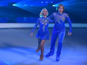 John Kelly und seine Tanzpartnerin Annette Dytrt bei "Dancing on Ice".