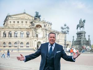 Roland Kaiser präsentiert den Semperopernball 2020 aus Dresden.