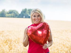 Beatrice Egli moderiert „Schlager sucht Liebe“. 