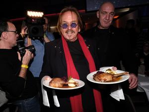 Frank Zanders Weihnachtsfest für Bedürftige ist längst Kult.
