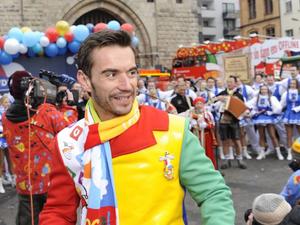 Florian Silbereisen ging im Jahr 2015 als eine Art Harlekin verkleidet zum Kölner Karneval. 2020 kostümierte er sich als Batman. 