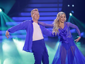 Jens Knossalla (Knossi) und Tänzerin Isabel Edvardsson, 2023