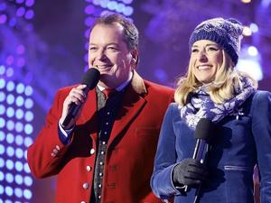 Stefanie Hertel und Arnulf Prasch führen im MDR durch das „Wenn die Musi spielt – Winter Open Air“.