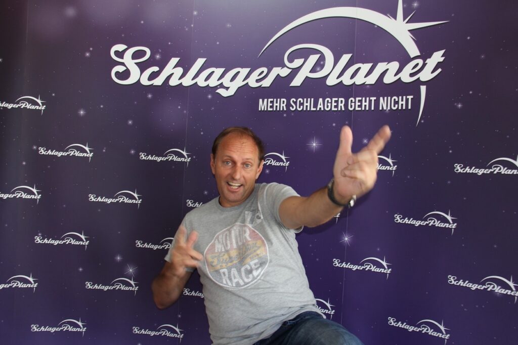 Schorsch Angerer Cagey Strings