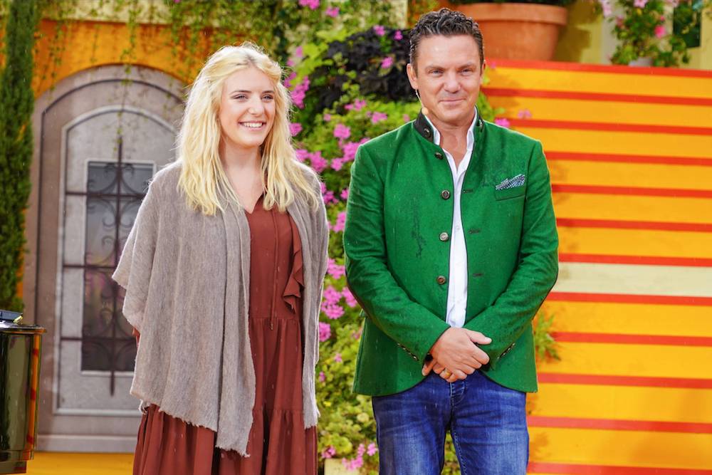 Stefan Mross standen nach einem Auftritt seiner Tochter Johanna bei “Immer wieder sonntags” Tränen der Rührung in den Augen.