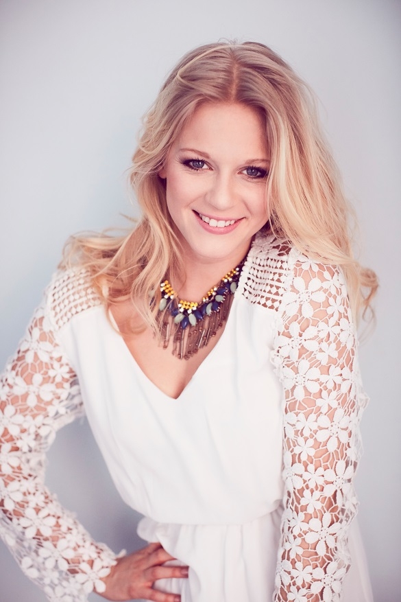 Julia Lindholm Super Trouper ABBA 