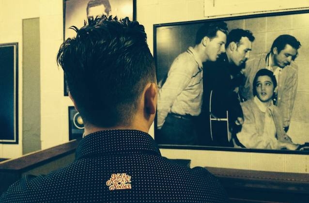 Andreas Gabalier vor dem Bild des ┬½Million Dollar Quartet┬╗ im Aufnahmeraum der Sun Studios. 1956 nahmen hier (v.l.n.r.) Jerry