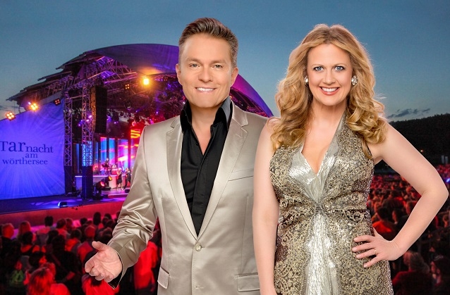 Barbara Schöneberger und Alfons Haider begrüßen zahlreiche Musiker zur “Starnacht am Wörthersee”.