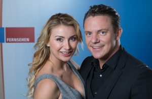 Stefan Mross und Anna-Carina Woitschack zu Gast bei “Volle Kanne” im ZDF.