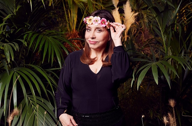 Tina York präsentiert uns ihr Best-Of-Album “Für immer: Gestern – morgen – jetzt”.