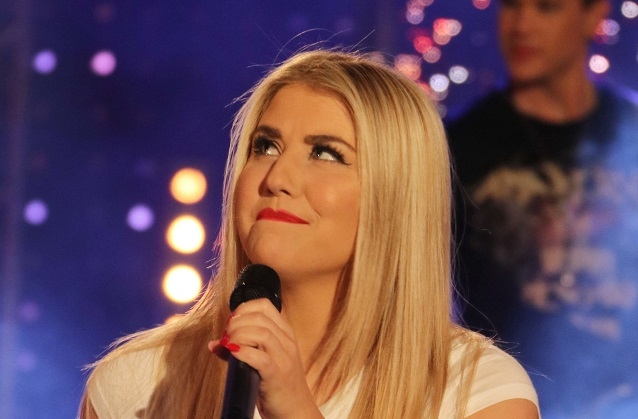 Beatrice Eglis neues Album “Wohlfühlgarantie” erscheint einen Monat später.