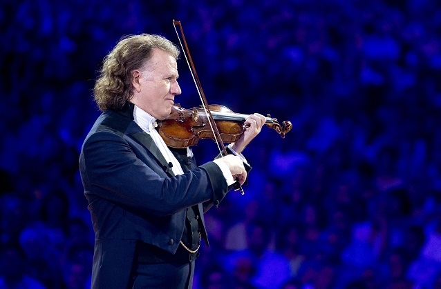 “André Rieu – Das große Konzert aus dem Schloss Schönbrunn” zeigt das MDR Fernsehen heute Abend.
