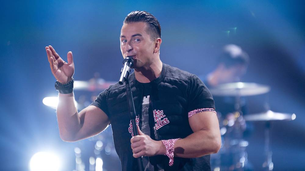 Andreas Gabalier tritt in der ARD-Show “Klein gegen Groß – Das unglaubliche Duell” auf.