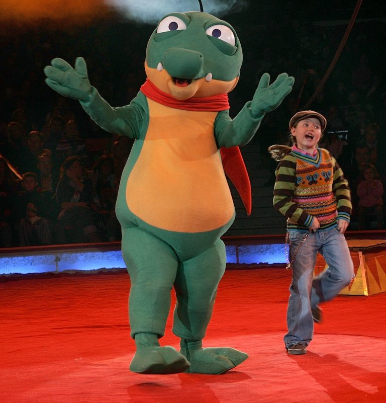 “Schnappi, das kleine Krokodil” mit Joy Gruttmann im Jahr 2005. 