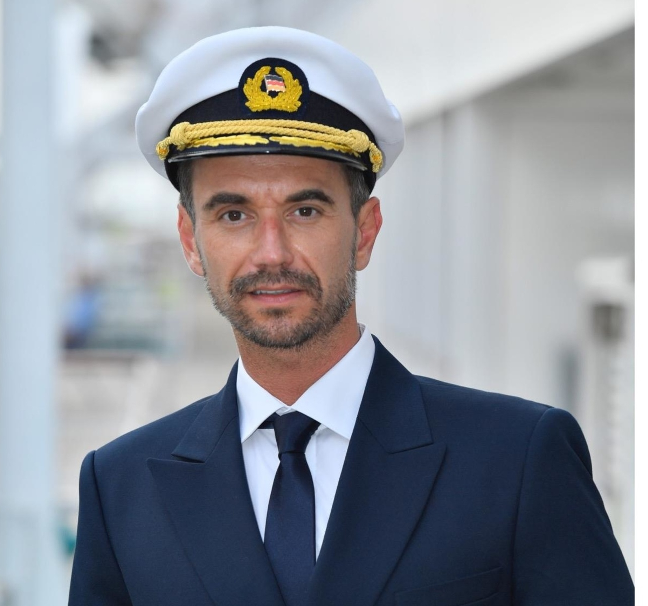 Florian Silbereisen als neuer “Traumschiff”-Kapitän Max Parger. 