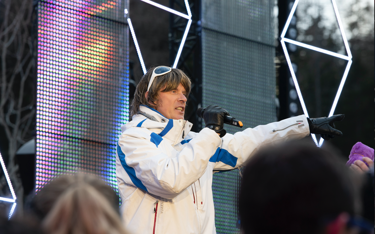 Mickie Krause Apr├¿s Ski-Party 2020