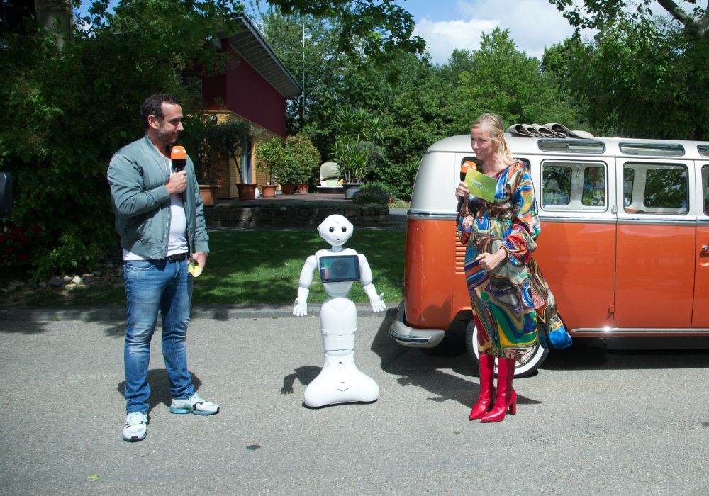 Elmar Paulke, Roboter Pepper und Andrea Kiewel - da klappte es noch mit dem Sicherheits-Abstand. 