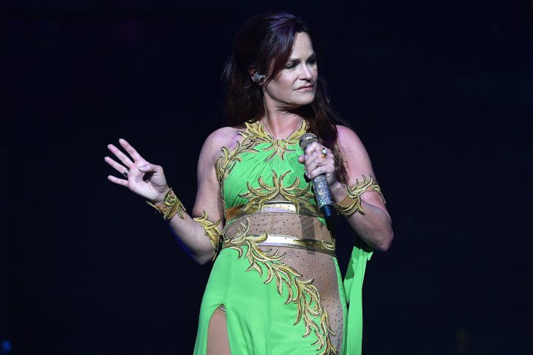 Andrea Berg im Fußballstadion