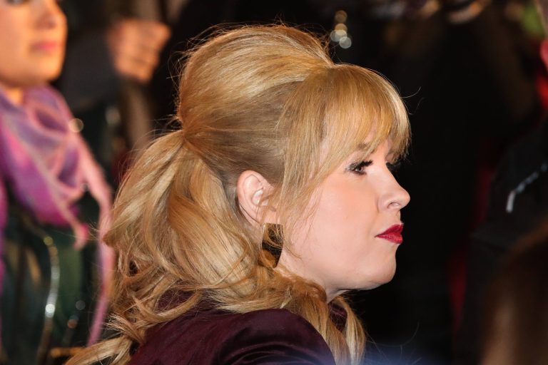 Maite Kelly wendet sich mit Tränen in den Augen an ihre Fans
