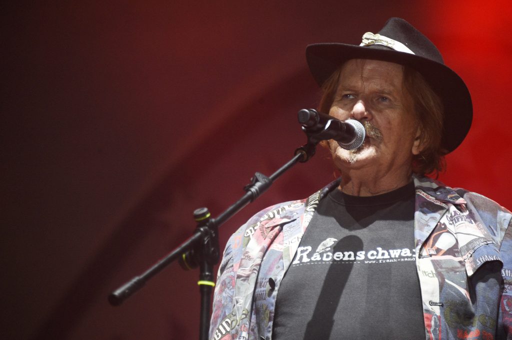 Frank Zander live beim SchlagerOlymp Light 2020 im Strandbad Lübars.