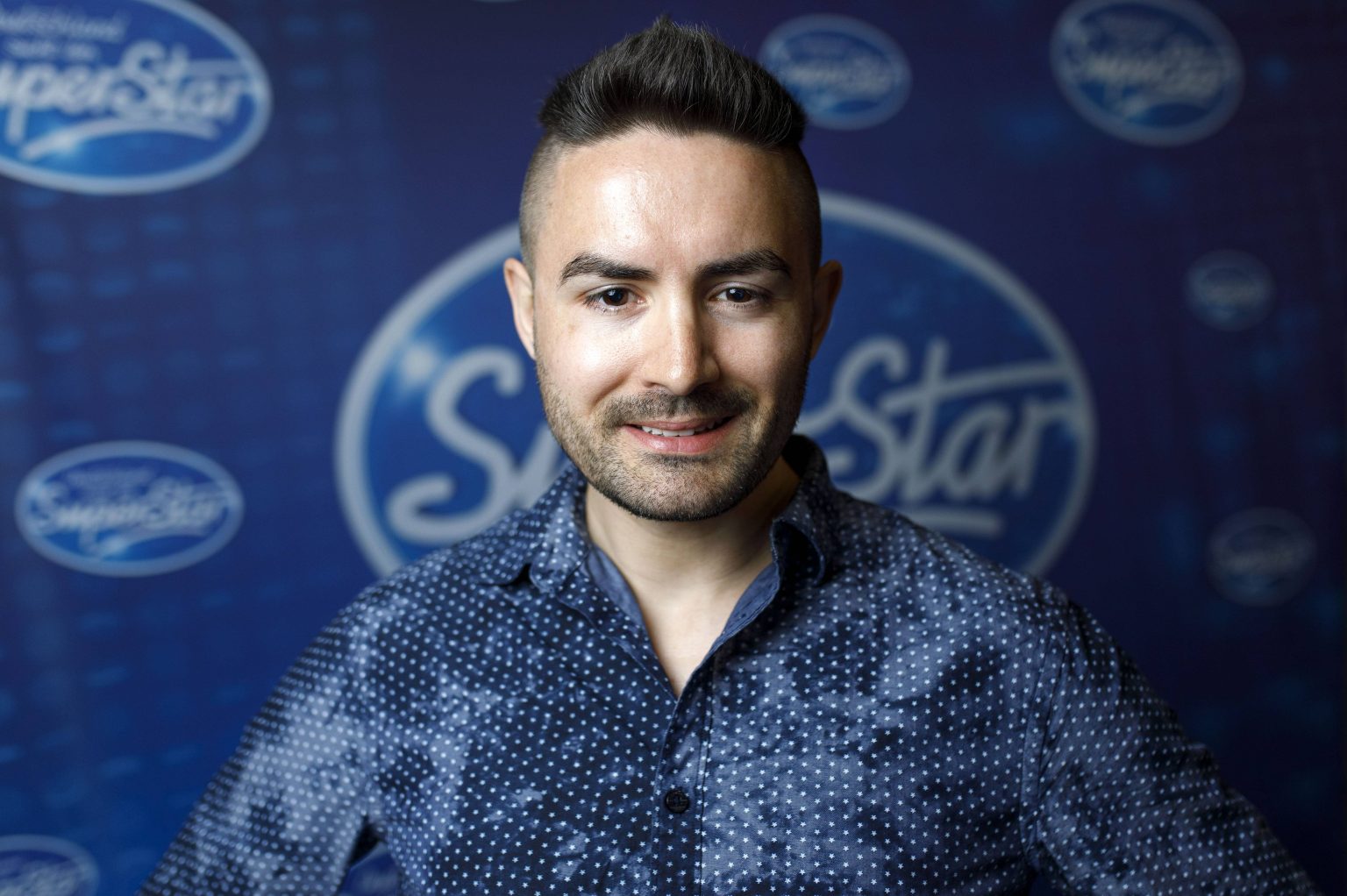 Plattenvertrag für DSDS-Star Menderes – Startet er jetzt eine Karriere als Schlagersänger?