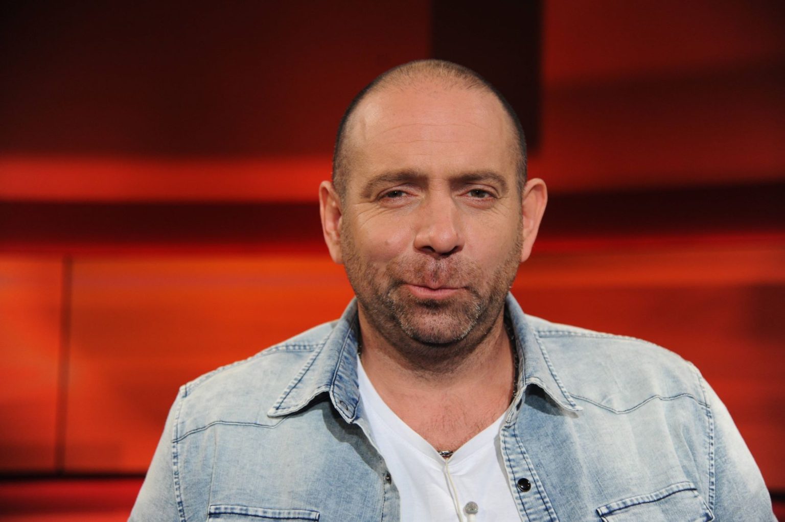 Ikke Hüftgold will als Matthais Distel künftig Rockmusik machen