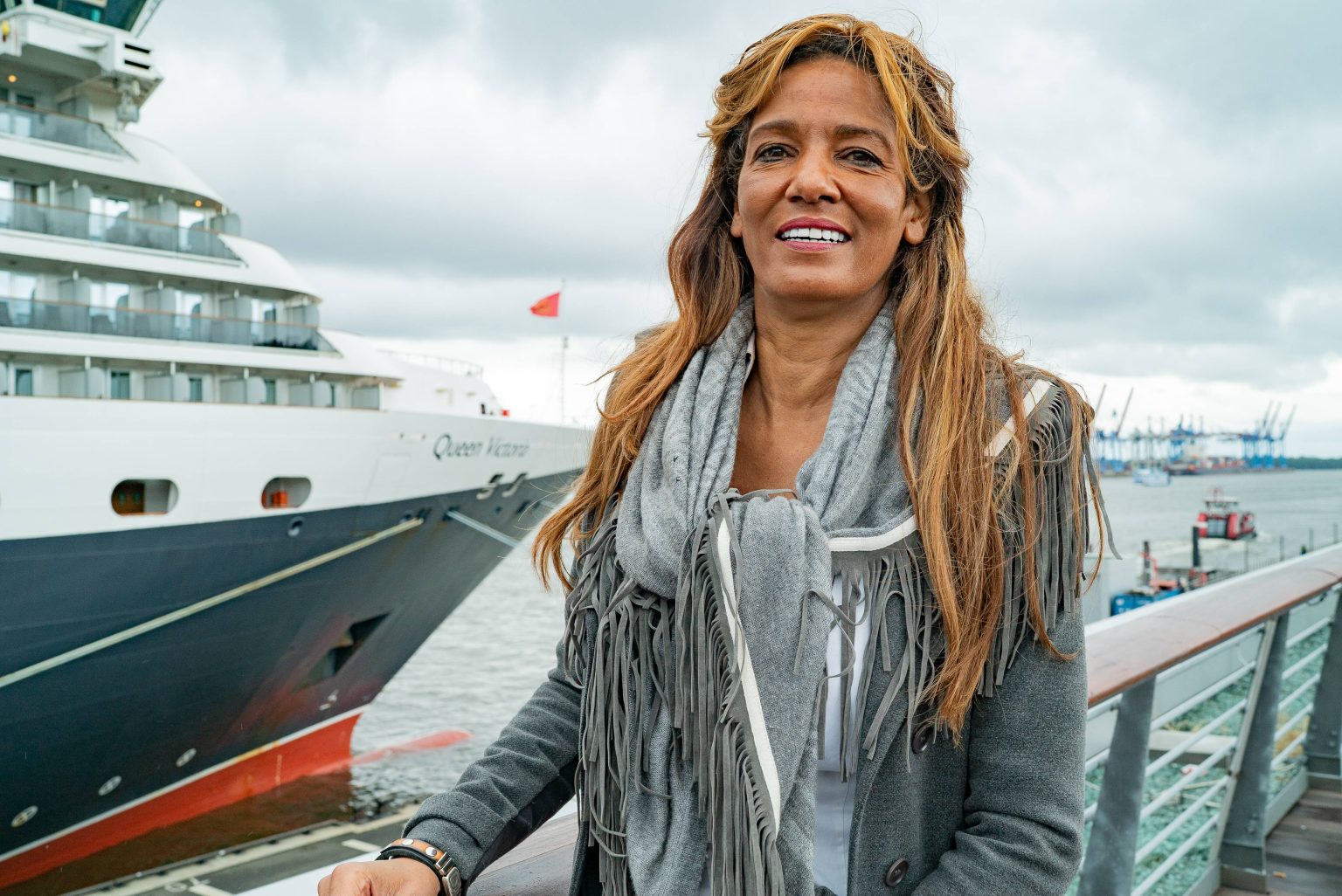 Nadja Abd el Farrag versteigert Fundstück von Dieter Bohlen